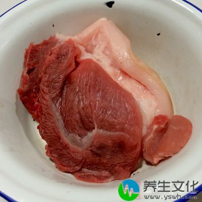 冬季人们往往吃肉较多，吃肉则易生痰，易上火