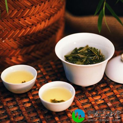 茶能防治多种疾病，包括抗衰老、抗癌防癌等。茶还能陶冶情操，使人心身更健康