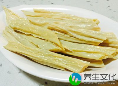 腐竹250克，虾皮20克，蒜头一瓣，麻油、姜、精盐、味精各适量