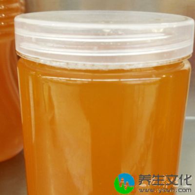 材料：红茶6克，老生姜10克，蜂蜜适量