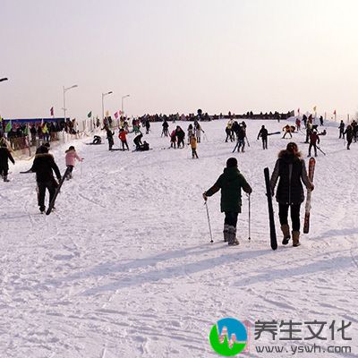 各大雪板品牌的板底材料不尽相同