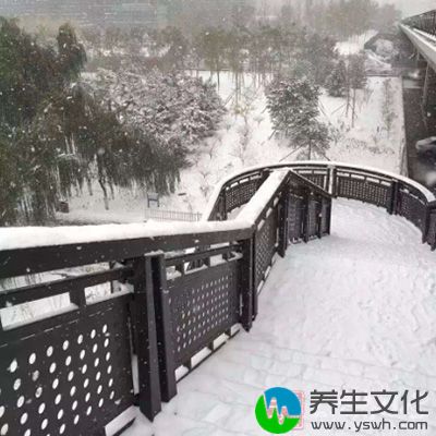 下大雪或过冷天气，暂时不要到室外锻炼