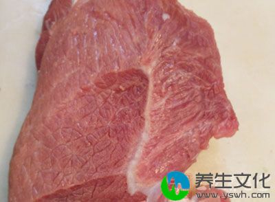 猪肉富含维生素A，具有滋阴润燥、丰肌泽肤的作用