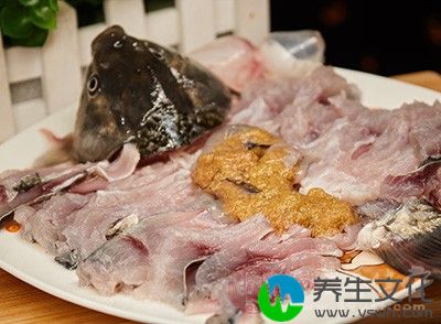 三文鱼中含有丰富的不饱和脂肪酸