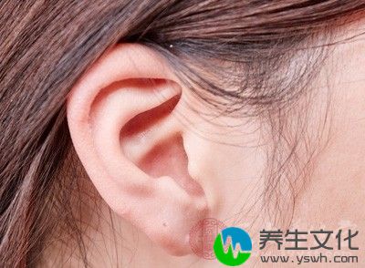 要张开两耳分别距音叉50厘米要能辨别声源方向