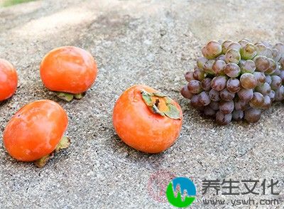 柿子最好不要与含高蛋白的蟹、鱼、虾等食品一起吃