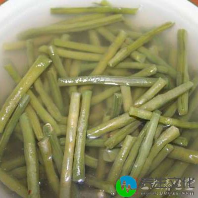 配方：带皮嫩豇豆50克，山药30克