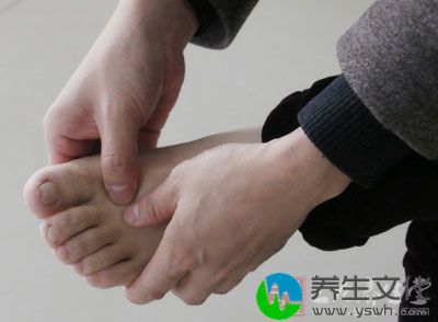 经常进行足部按摩可以起到养生保健的功效