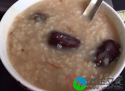 《本草纲目》中“煮粥食”“煎汁煮粥食”“入粥中食”“研汁煮粥食”