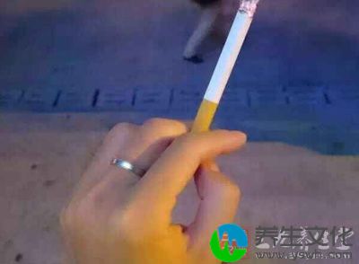 有吸烟习惯的人最好每年做一次肺部检查