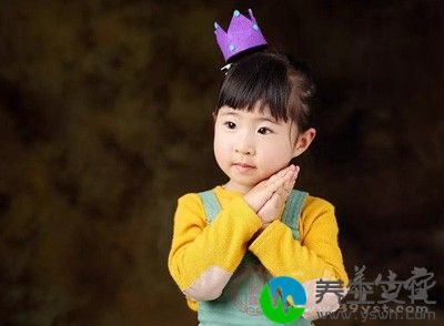 孩子在上幼儿园之前，除了要教会宝宝自己上厕所、吃饭之外