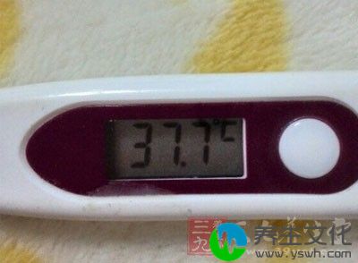 如果宝宝体温持续升高，超过37.5℃