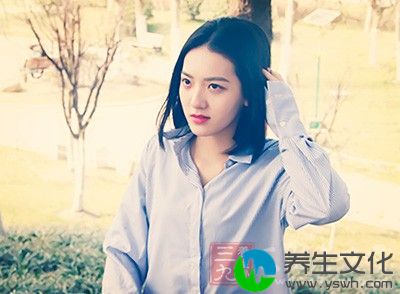 女人“耳珠一点痣”