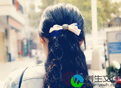 这样的女人通常外边都会打扮得像一只花蝴蝶一样