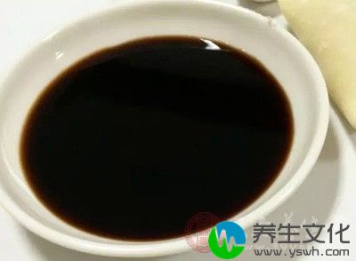 食用时可稍加酱油、麻油凉拌，亦可加糖，放入冰箱中片刻