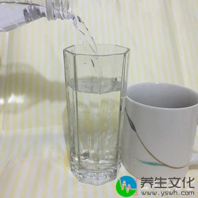 运动后大量饮水，可能会引起水中毒