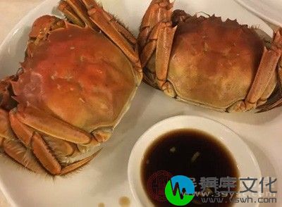 不能吃螃蟹、河蚌、田螺等寒性食物