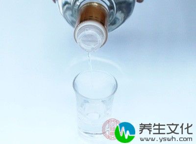 韭菜不能和白酒一起吃