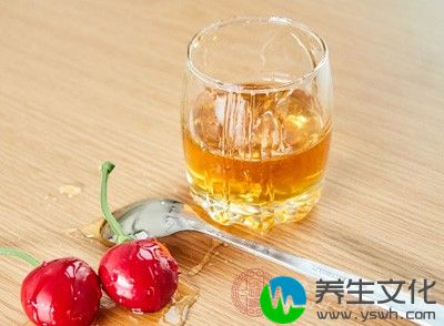 蜂蜜具有润肠通腑、化消去腐的功效