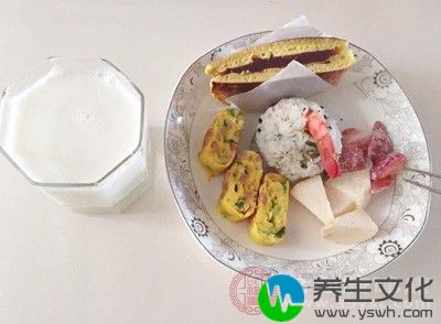 乳酪类是痛经的祸源：如牛奶、起司、奶油、酵母乳，这些食物会破坏镁的吸收