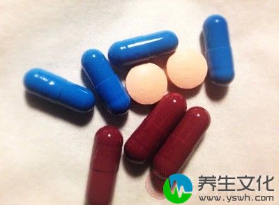 如果在服用降脂药期间吃柚子，患者发生肌肉疼痛、横纹肌溶解的可能性会增大，严重时还可能发生急性肾衰竭