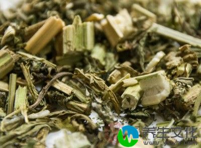 准备鲜益母草汁10克，鲜生地黄汁