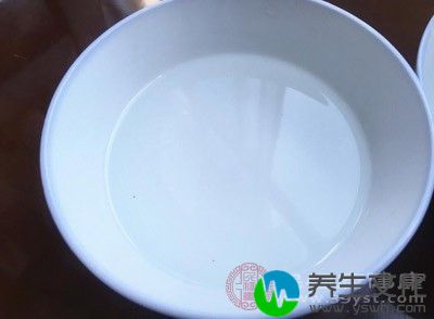 少吃辛辣甘甜食品，多喝水