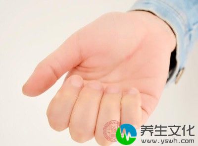 表现为双侧脊髓受压。早期症状以感觉障碍为主或以运动障碍为主