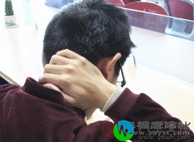 中医认为颈椎病久治不愈会引起耳鸣，称之为痹症