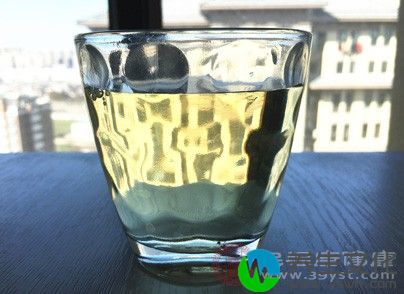 青柠含有可以杀死诸多细菌的强烈的柑橘酸