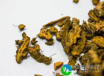 取出十二克的黄芩，九克的黄连，十二克的栀子与连翘