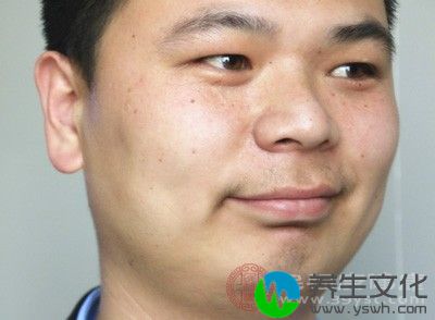 白天出汗过多的男性,这些人常有身体虚弱、说话语声较低、食欲差、易感冒等特点,中医认为是气虚的表现