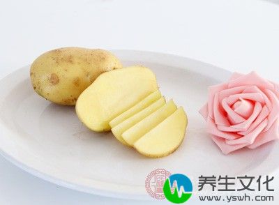 吃土豆不必担心脂肪过剩，因为它只含0.1%的脂肪，是所有充饥食物中脂肪含量最低的