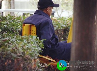 加强体育运动及脑力活动是预防和治疗帕金森病的有效方法，可以延缓脑神经组织衰老