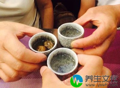 常见的姜茶包括红糖姜茶、红枣姜茶等，可以根据自己的口味选择种类