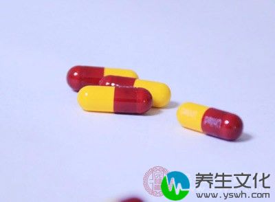 因滴虫性阴道炎可同时有尿道、尿道旁腺、前庭大腺滴虫感染，欲治愈此病，需全身用药，主要治疗药物为甲硝唑及替硝唑