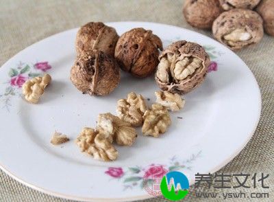 糖尿病人每天吃适量的核桃有利于改善血管功能