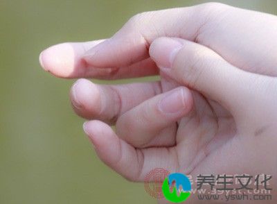 病人的手掌或手臂麻木、疼痛、握力减弱