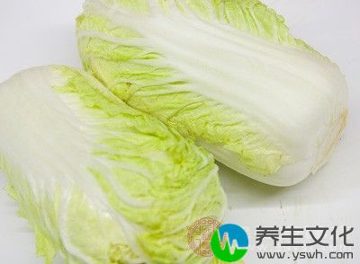 应少吃胀气或难消化的食物，避免腹胀压迫胸腔而加重呼吸困难