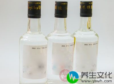 痔疮治疗的小偏方，用白酒擦拭