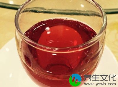 葡萄酒中的酚类物质和奥立多元素(Oligoe Lement)，具有搞氧化剂的功能