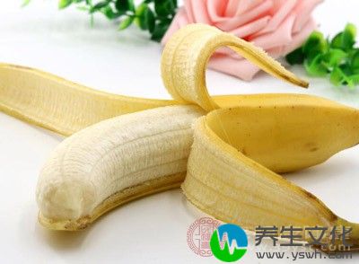 富含钾的食物：主要有香蕉、花椒、甜橙、甜瓜、西瓜、鲜桃、柚子、马铃薯、葡萄、西葫芦等