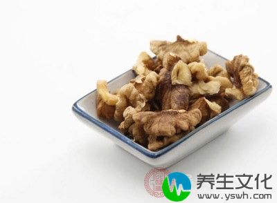 将250克核桃仁浸于500克食醋中