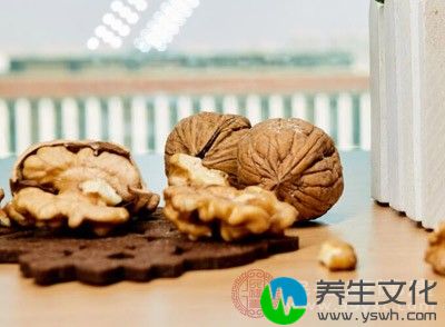 核桃含有精氨酸、油酸、抗氧化物质等