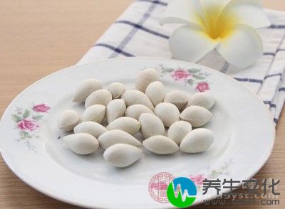 白果肉4粒，鸡蛋1个