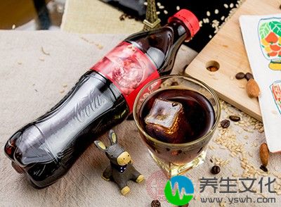 少吃刺激性食物。如可乐、咖啡、浓茶