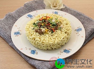 经常吃垃圾食品很容易引起肥胖