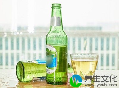 酒精肝患者及时戒酒