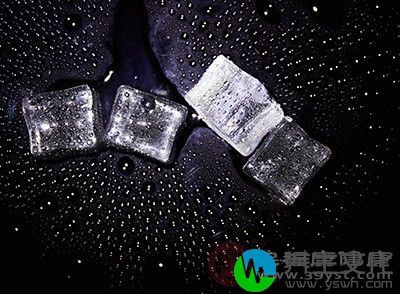 发烧时可以用冰块物理降温