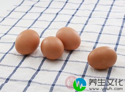 平时要多食用清淡的食物，比如说鸡蛋、豆腐